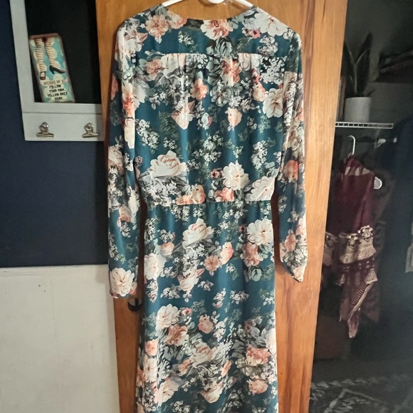 WAYF Floral Midi Dress - Picture 6 of 6